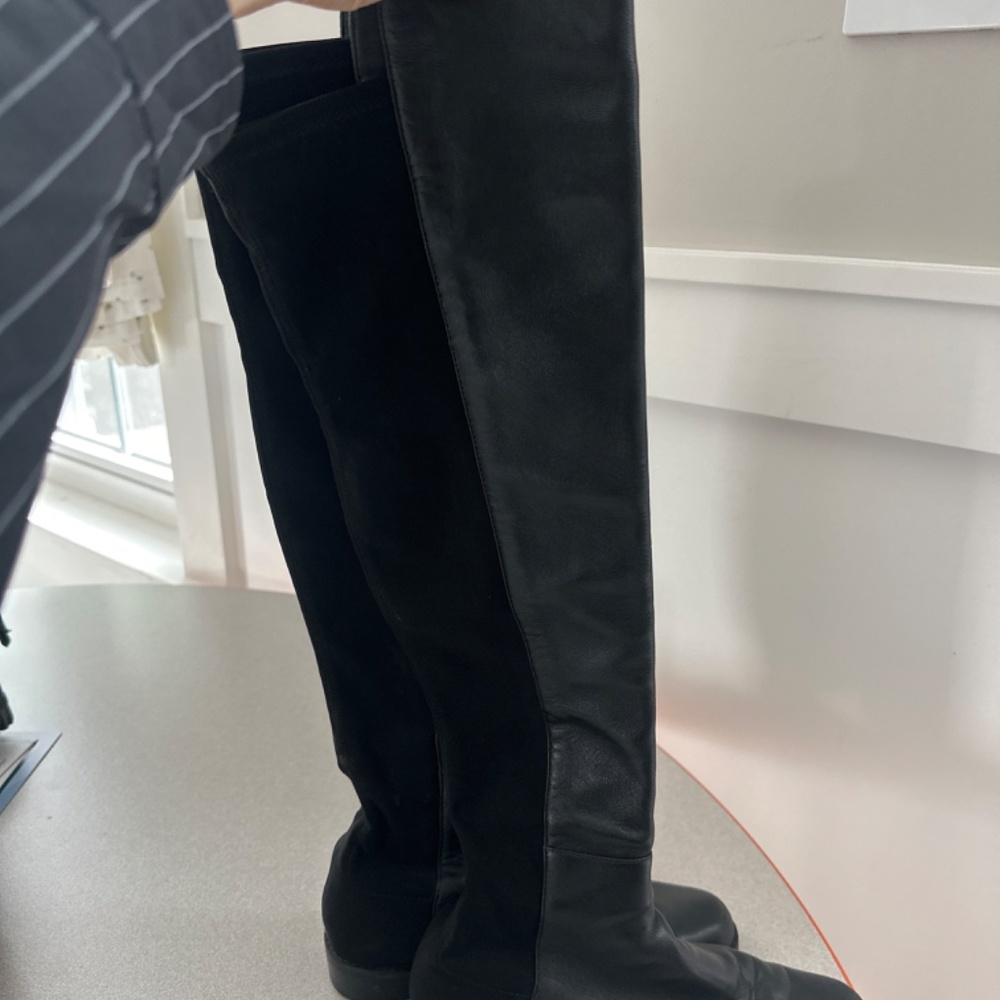 Stuart Weitzman - Picture 4 of 4